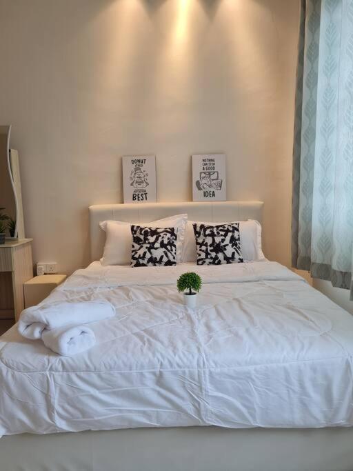 3Storey House 13Pax Family Suite Баян Лепас Екстериор снимка