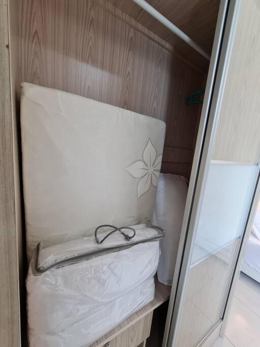 3Storey House 13Pax Family Suite Баян Лепас Екстериор снимка